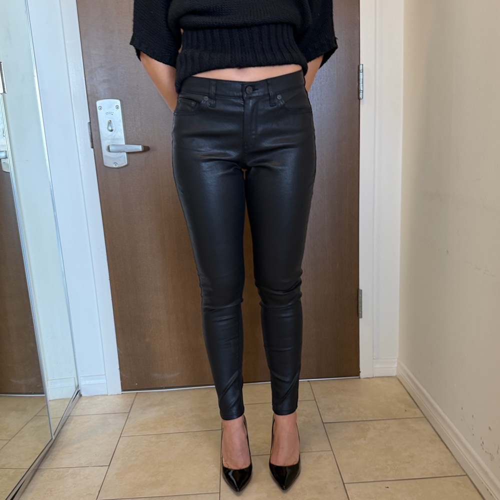 BRAND NEW! Banana Republic Black Skinny Fit Stretch Pants with Metallic Sheen